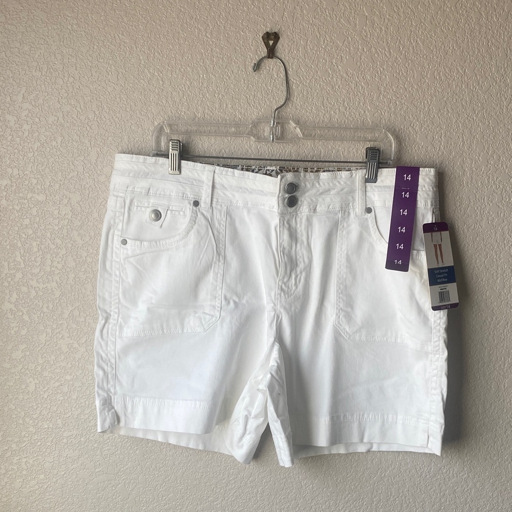Dakota Blue Womens Stretch Mid Rise Short Sz:14 or 16 white (CLOSET CLEAR OUT) - Picture 2 of 7